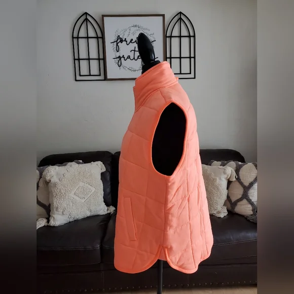 Lou & Grey Signature Soft Coral Pink Quilted Vest Size M Boho Chic Classic - Picture 3 of 12